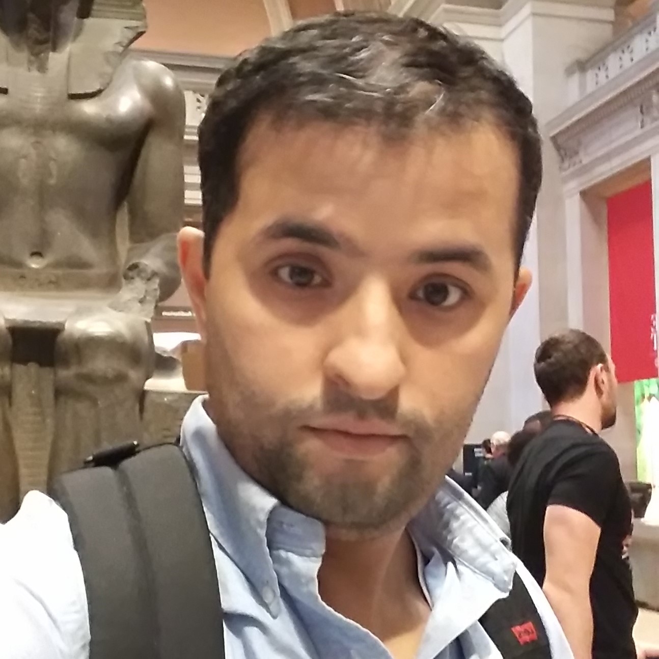 profile photo linking to linkedin account